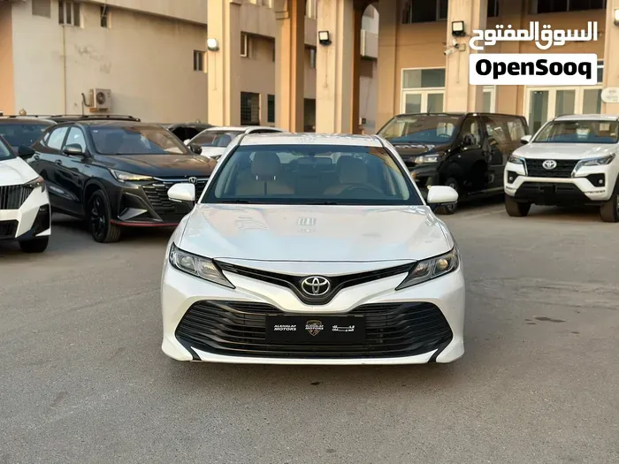 Toyota Camry 2019 photo 2