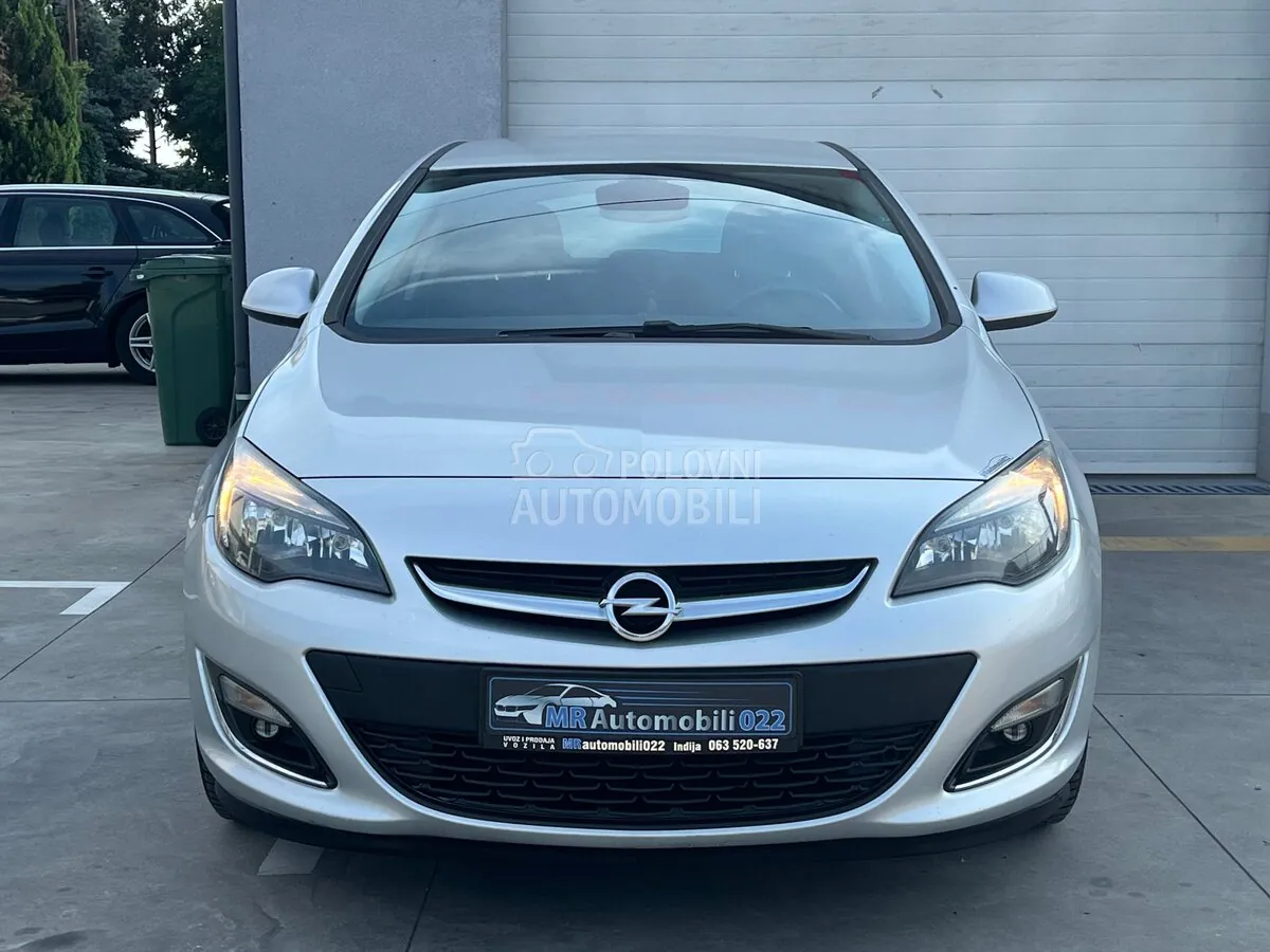 Opel Astra J 2014 photo 5