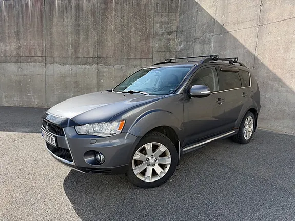 Mitsubishi Outlander 2011 photo 2