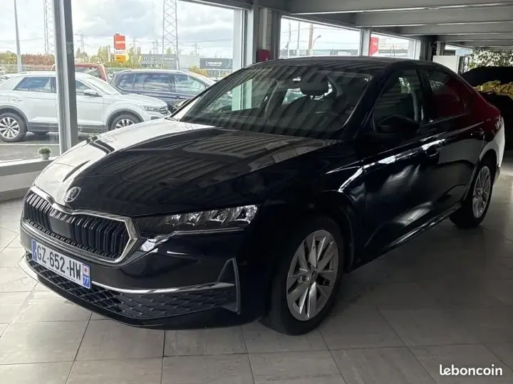 Skoda Octavia 2024 photo 2