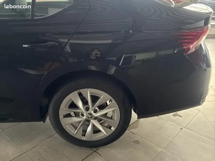 Skoda Octavia 2024 photo 4