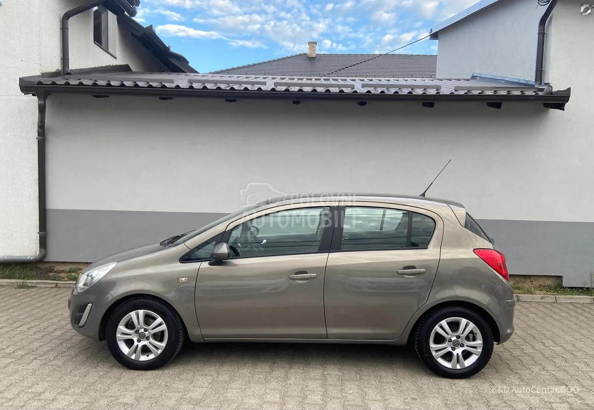 Opel Corsa D 2012 photo 3