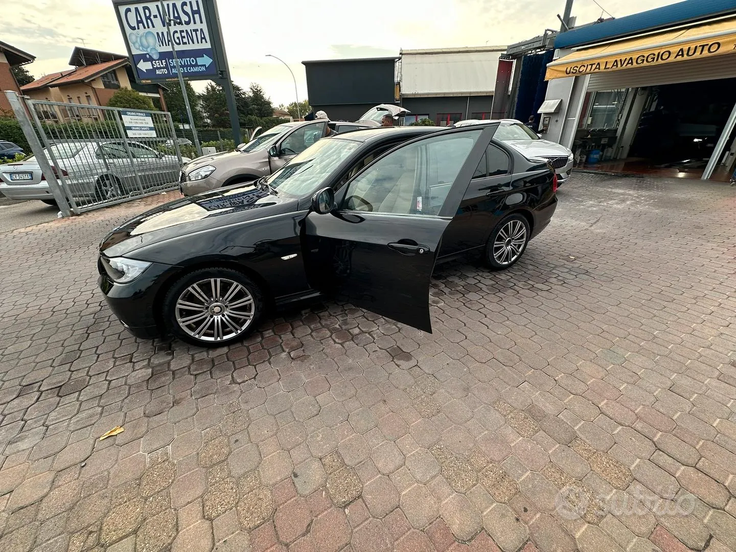 BMW 3 Series 2010 photo 3