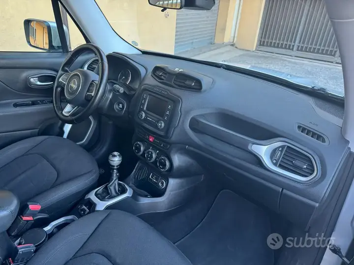 Jeep Renegade 2015 photo 4