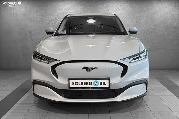 Ford Mustang Mach-E 2022 photo 2