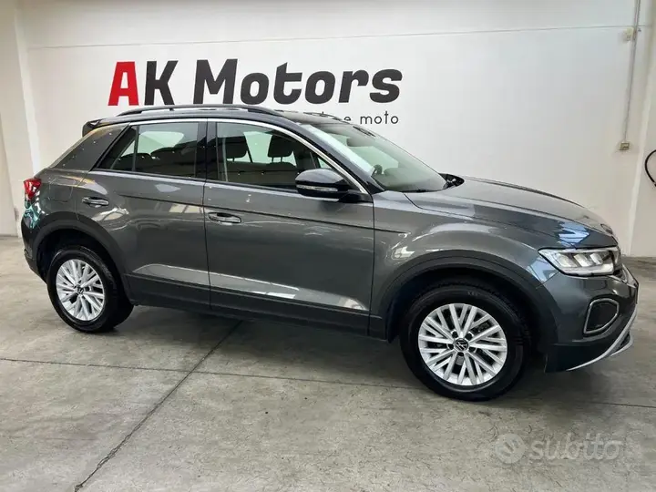 Volkswagen T-Roc 2022 photo 2