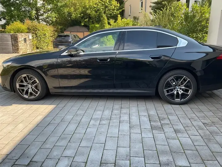 BMW 530E