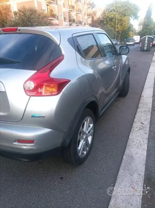 Nissan Juke 2011 photo 2