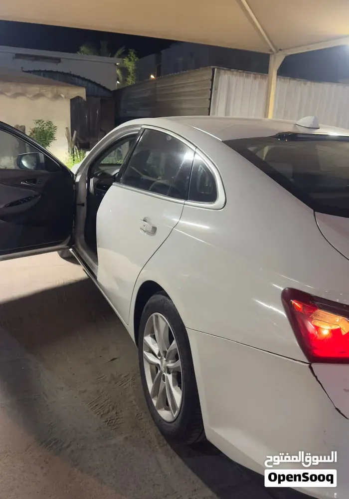 Chevrolet Malibu 2017 photo 2