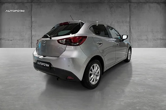 Mazda 2 2015 photo 5