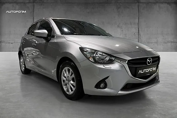 Mazda 2 2015 photo 3