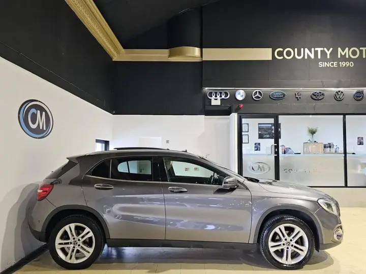 Mercedes-Benz Gla 2017 photo 2