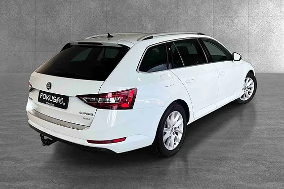 Skoda Superb 2018 photo 5
