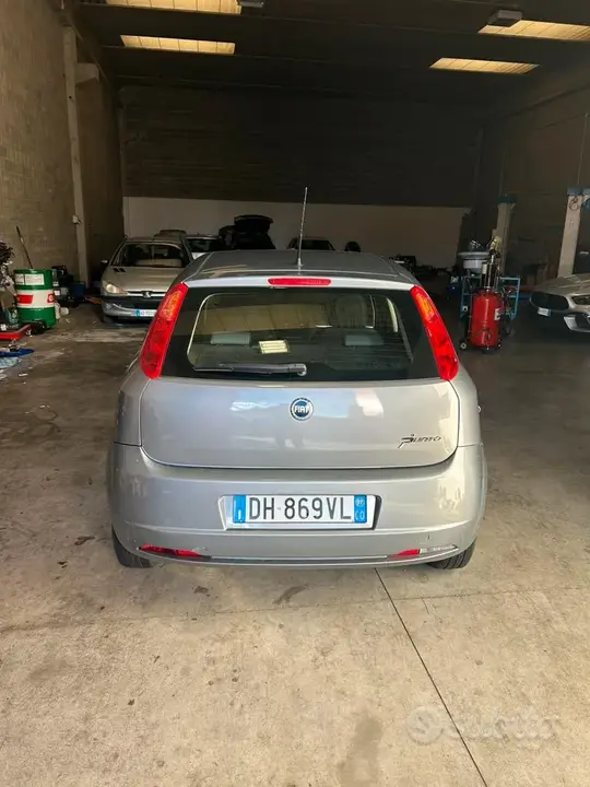 Fiat Punto 2007 photo 2