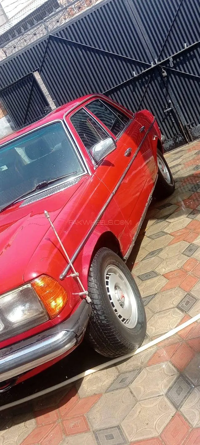 Mercedes-Benz 200 D