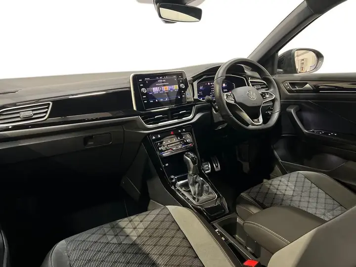 Volkswagen T-Roc 2023 photo 2