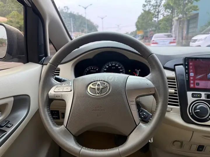 Toyota Innova 2012 photo 4