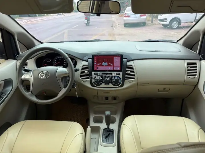 Toyota Innova 2012 photo 3