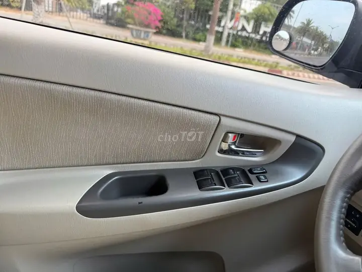 Toyota Innova 2012 photo 5