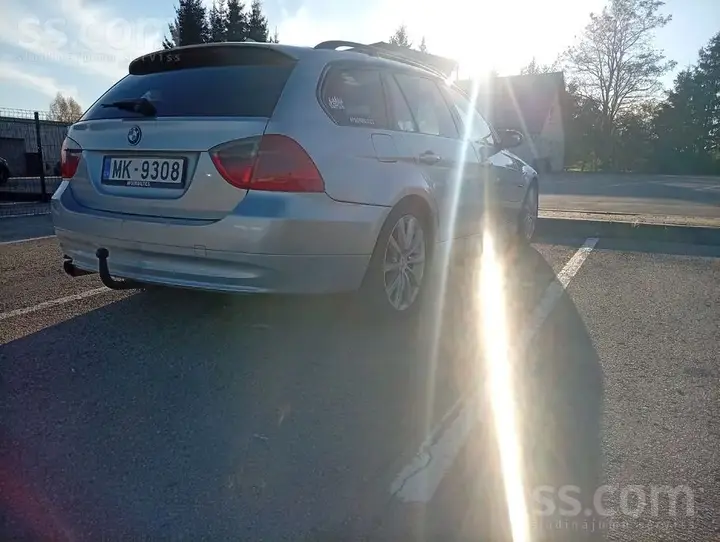 BMW 330 2006 photo 2