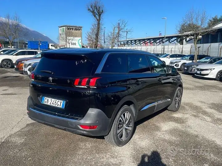 Peugeot 5008 2023 photo 5