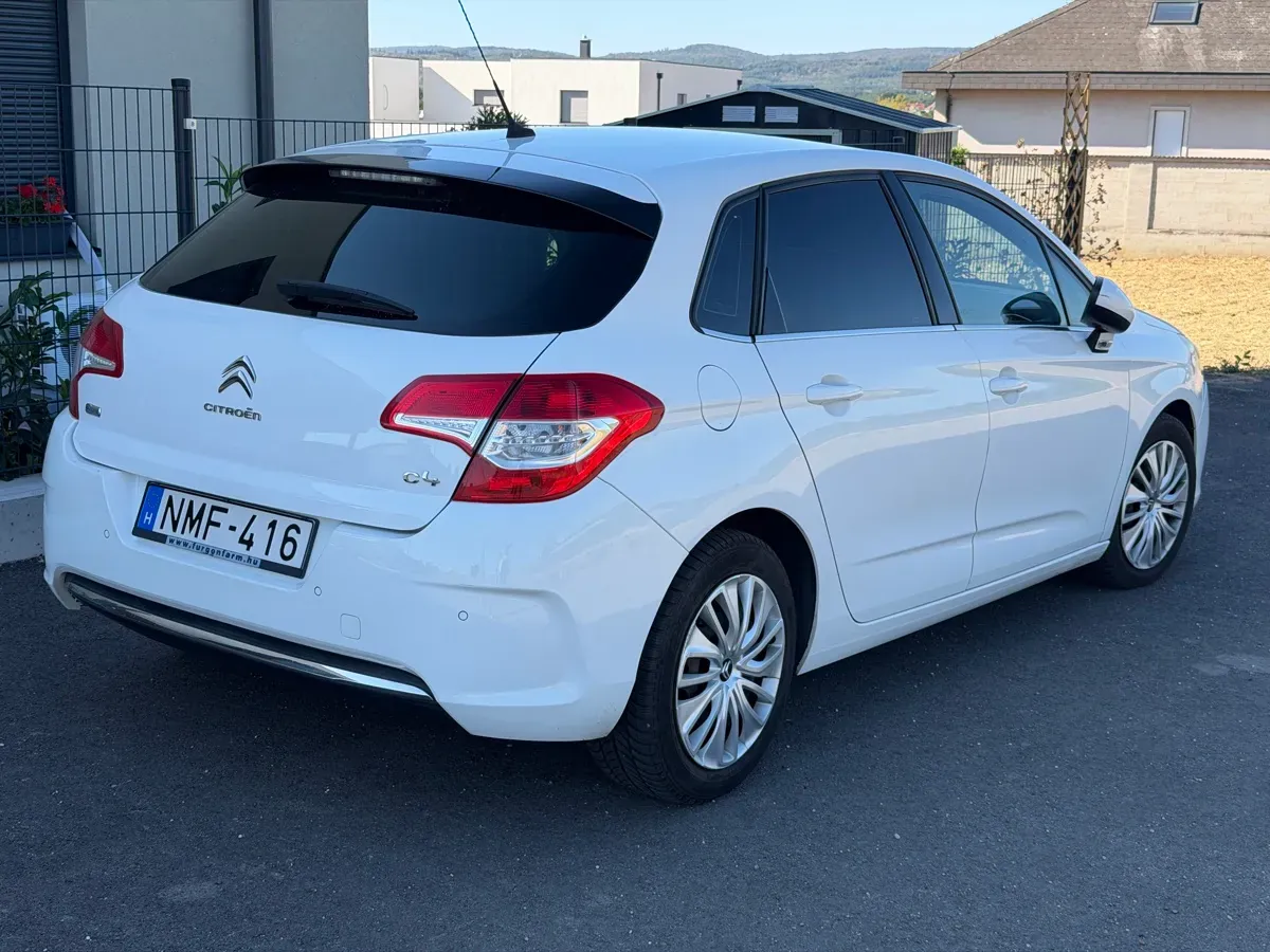 Citroen C4 2012 photo 2
