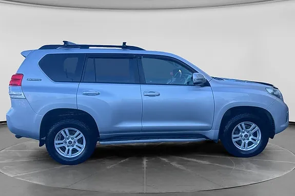 Toyota Land Cruiser 2011 photo 5