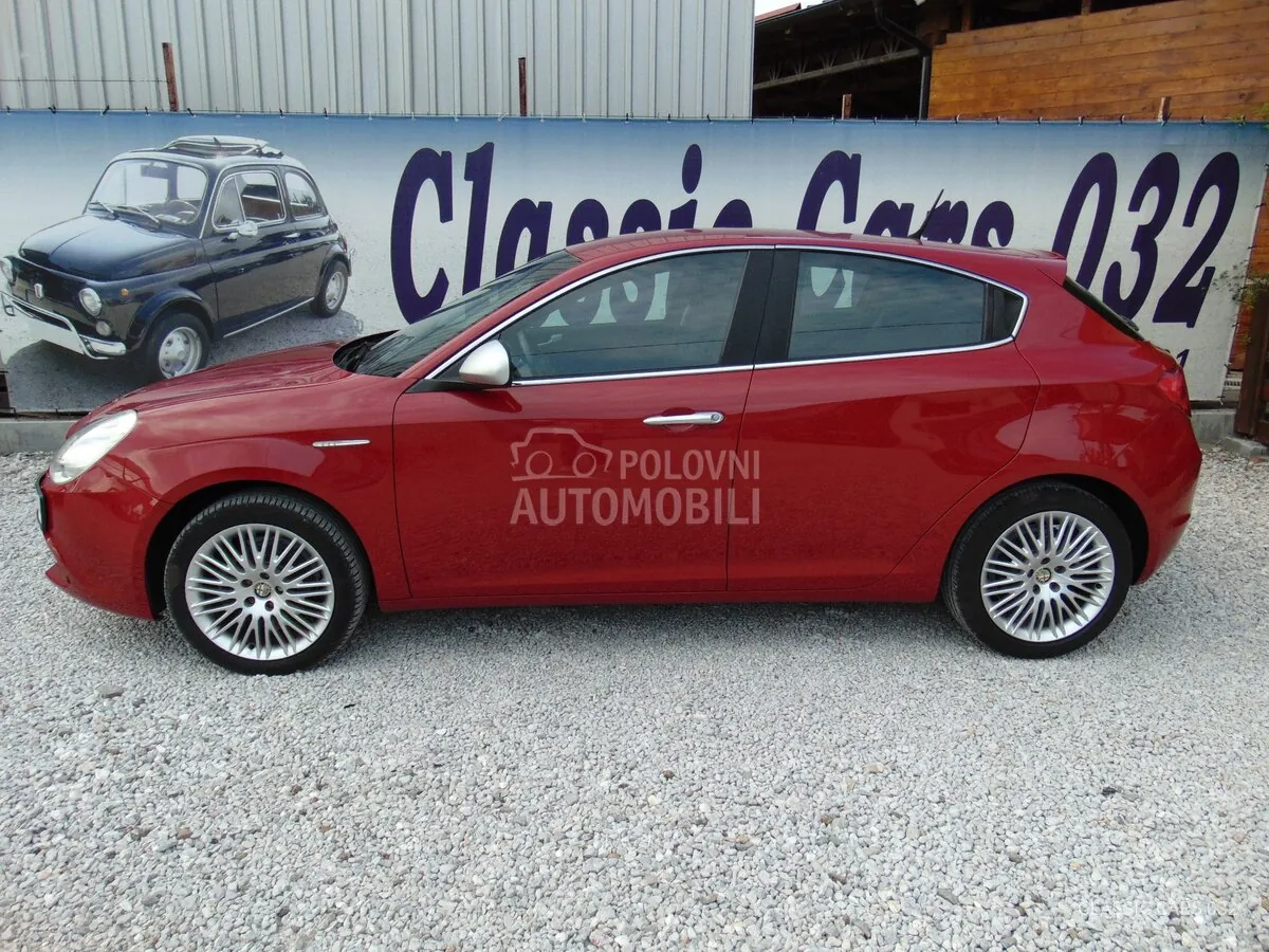Alfa Romeo Giulietta 2010 photo 3