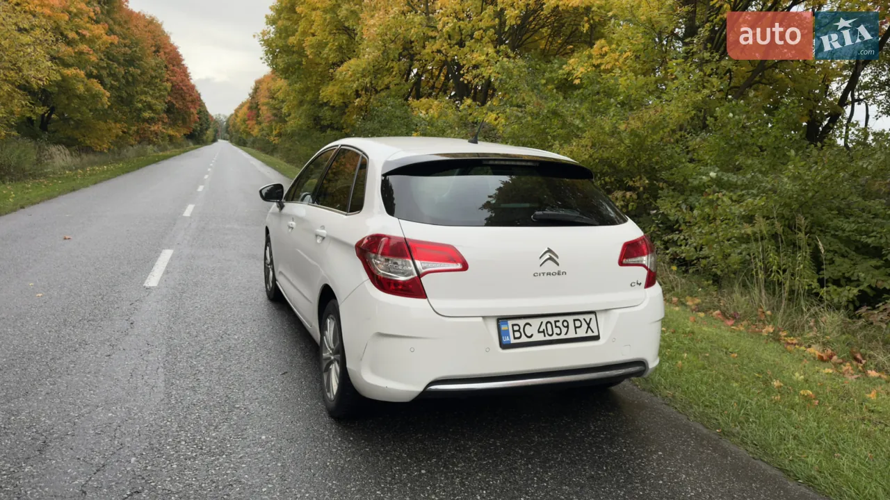 Citroen C4 2011 photo 5