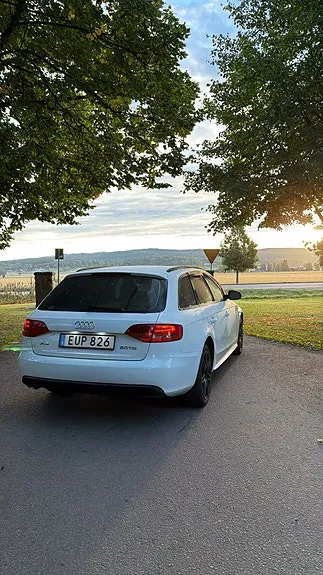 Audi A4 2010 photo 3