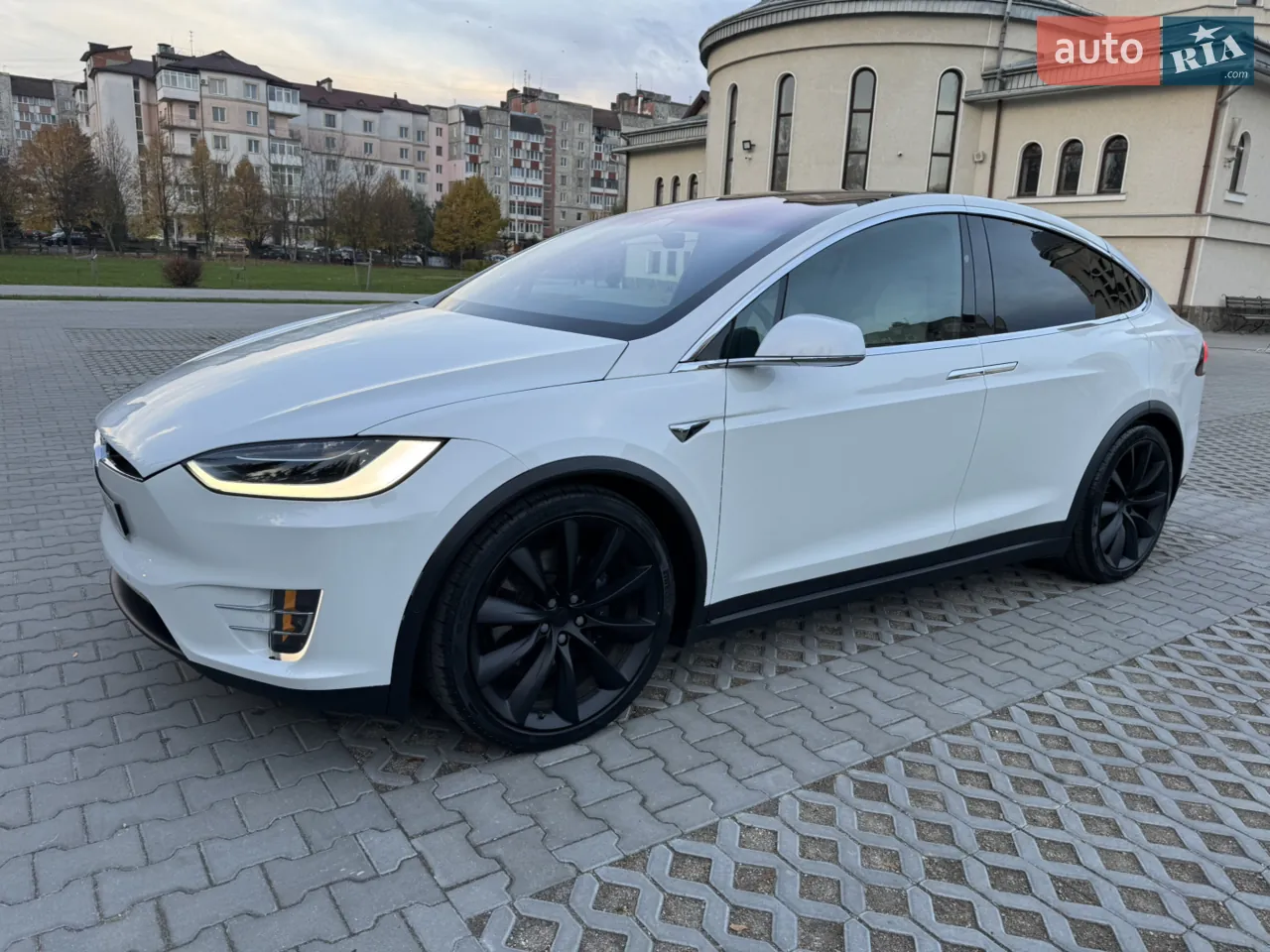 Tesla Model X 2019 photo 4