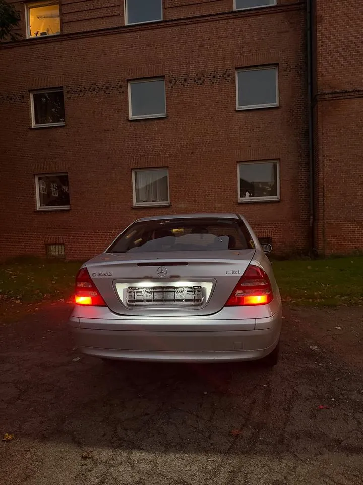 Mercedes-Benz C220