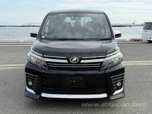 Toyota Voxy Zs 2017 photo 5