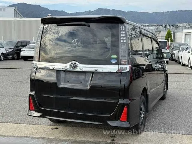 Toyota Voxy Zs 2017 photo 4