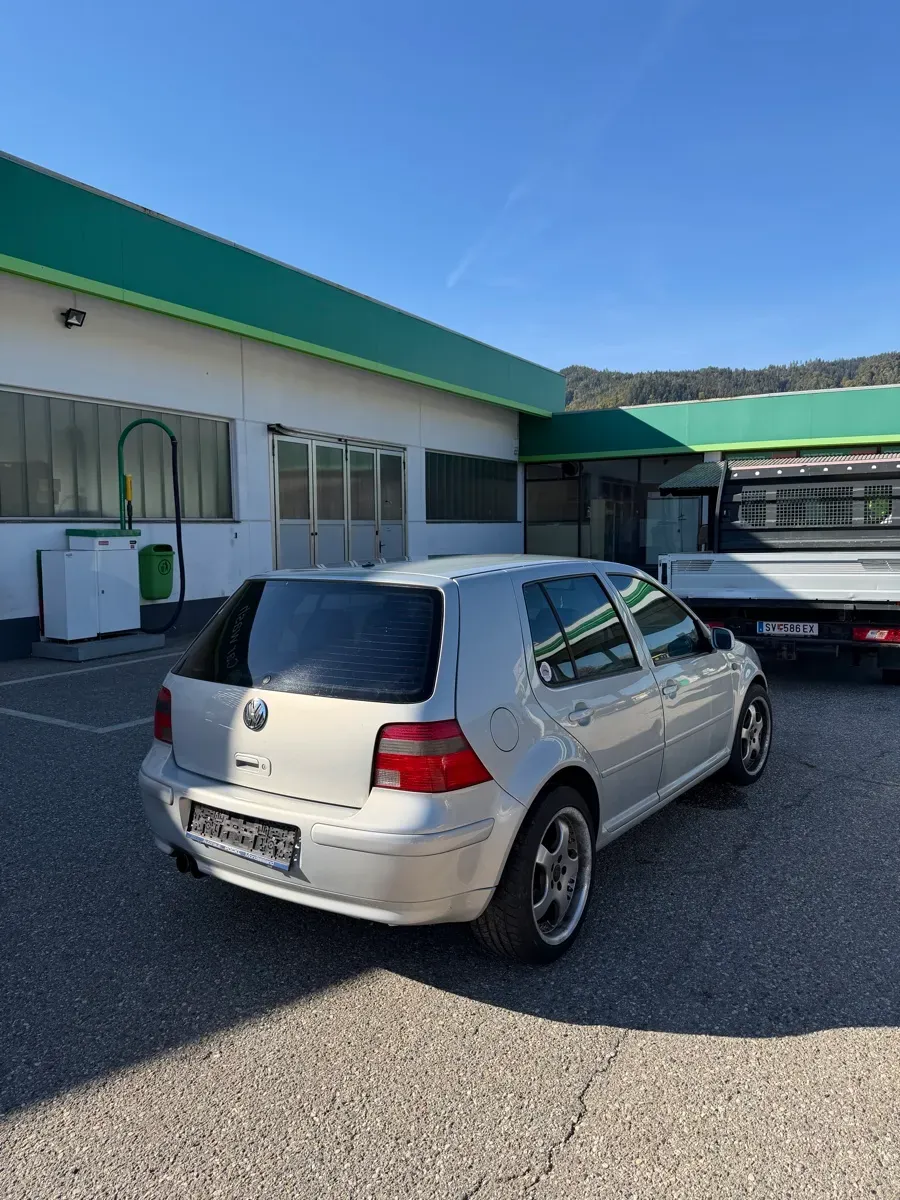 Volkswagen Golf 1998 photo 2