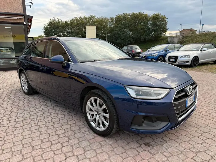 Audi A4 2022 photo 3