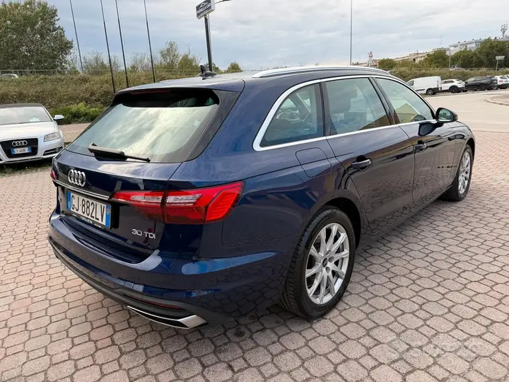 Audi A4 2022 photo 4