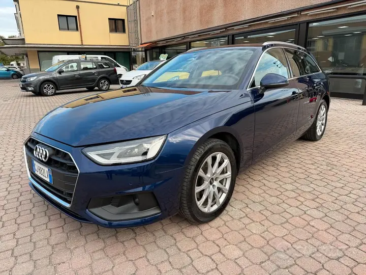 Audi A4 2022 photo 2