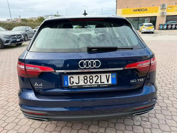 Audi A4 2022 photo 5