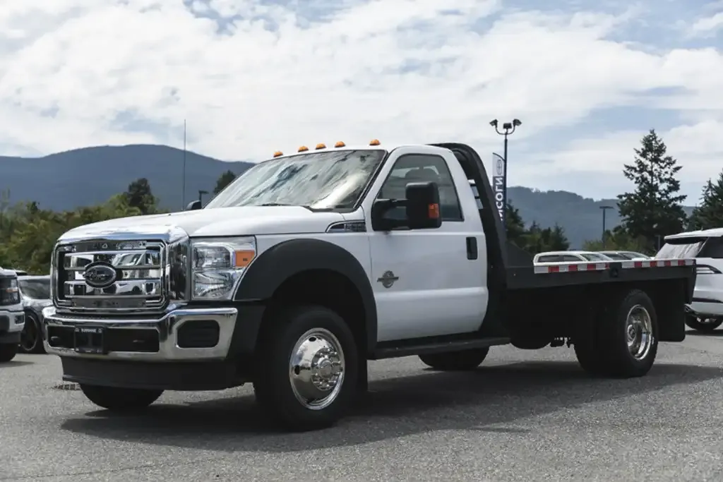 Ford F-550 Super Duty 2012 photo 3