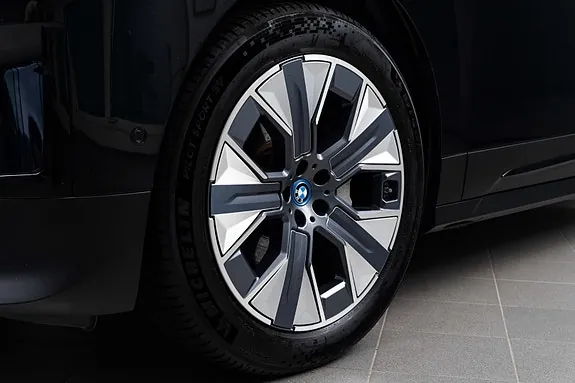BMW Ix 2023 photo 3