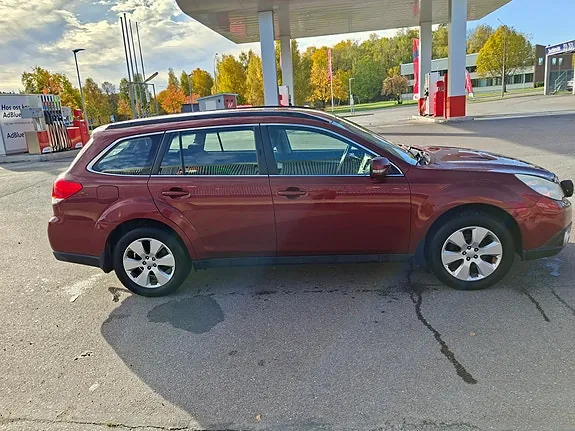 Subaru Outback 2010 photo 4