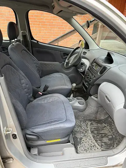 Toyota Yaris Verso 2001 photo 4