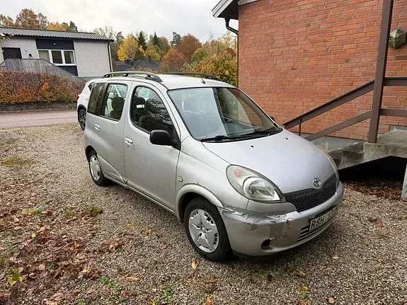 Toyota Yaris Verso