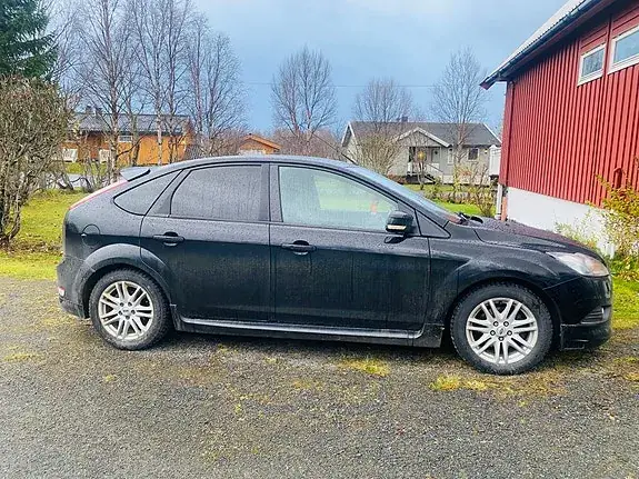 Ford Focus 2011 photo 2