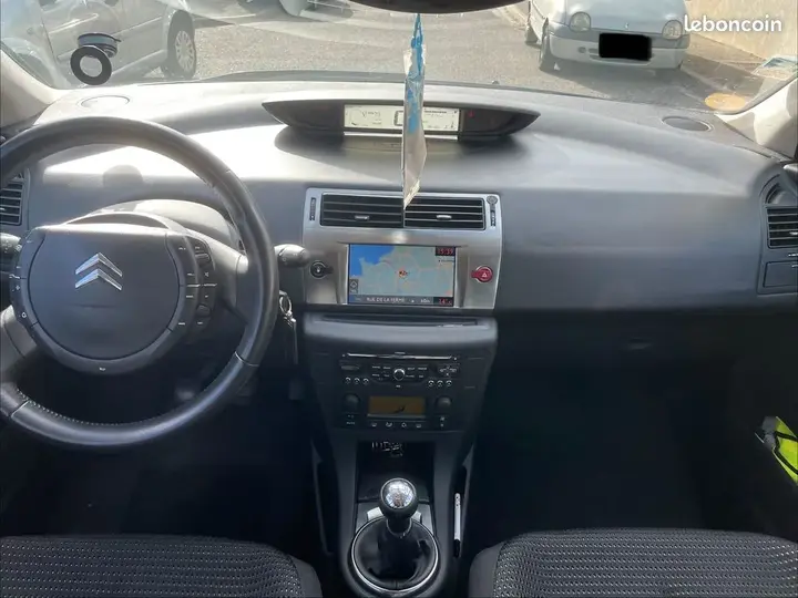 Citroen C4 2009 photo 3