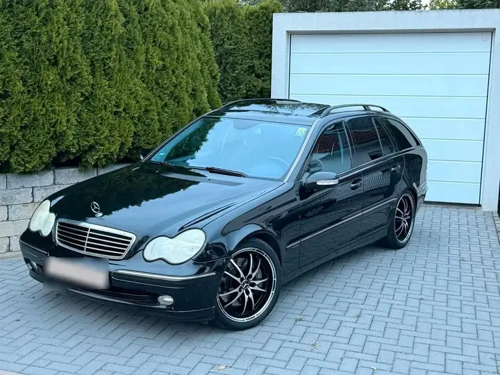 Mercedes-Benz C320