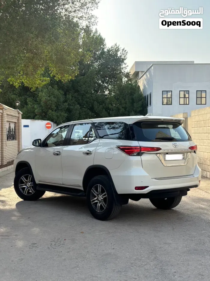 Toyota Fortuner 2022 photo 2