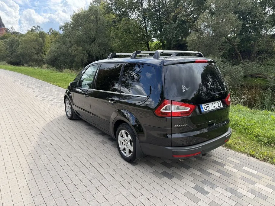 Ford Galaxy 2009 photo 4