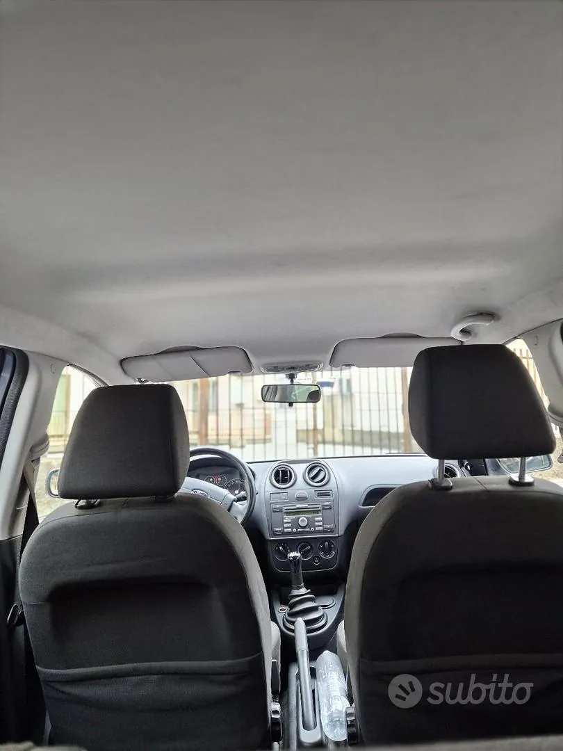 Ford Fiesta 2006 photo 3